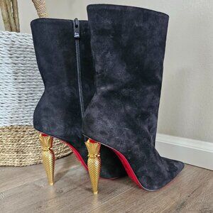 Never worn! Christian Louboutin Black Suede Lipbooty 40.5